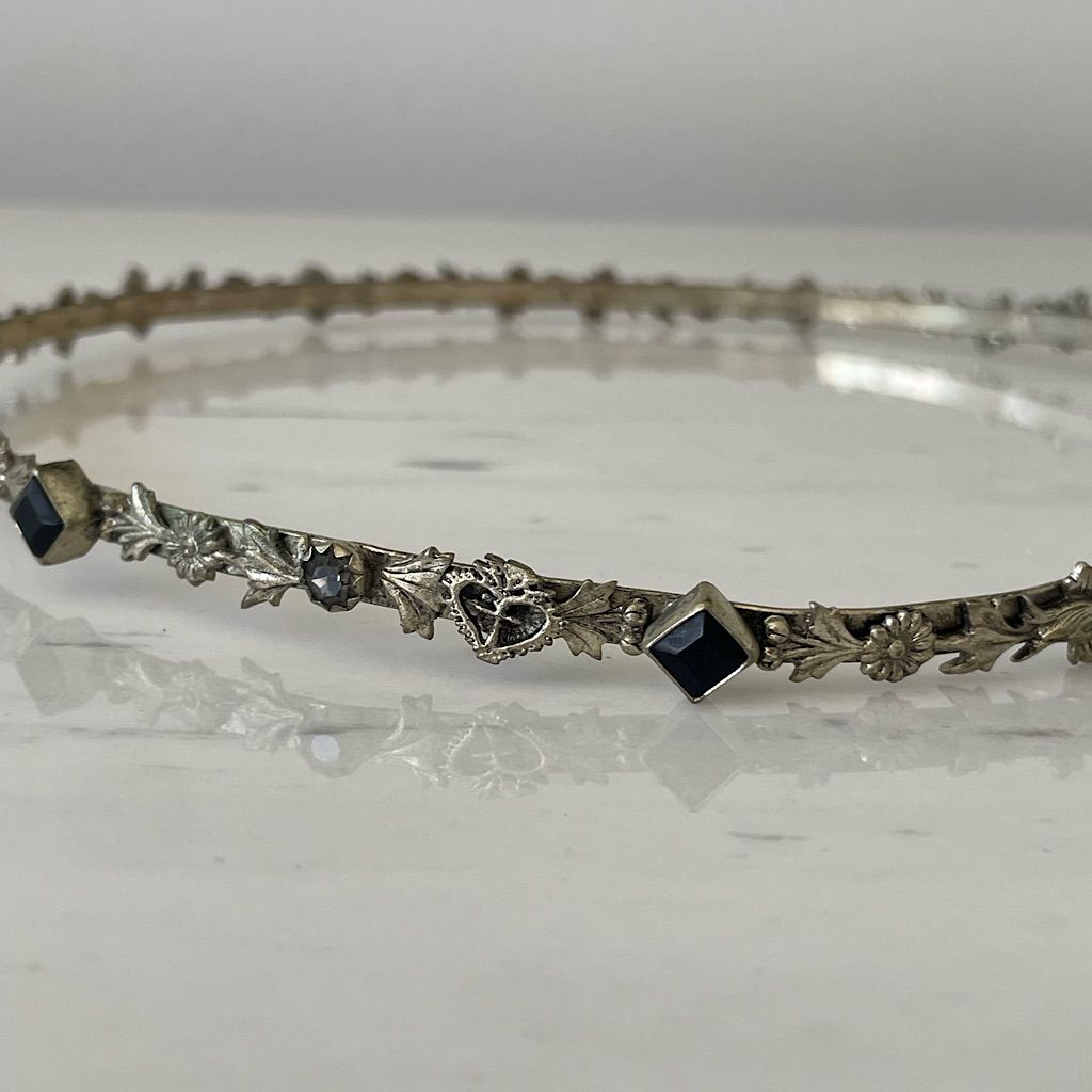 Virgins, Saints And Angels Silver+Onyx Halo